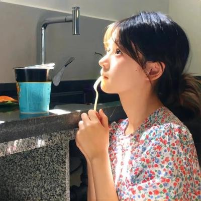 蠢蛋告别式海报