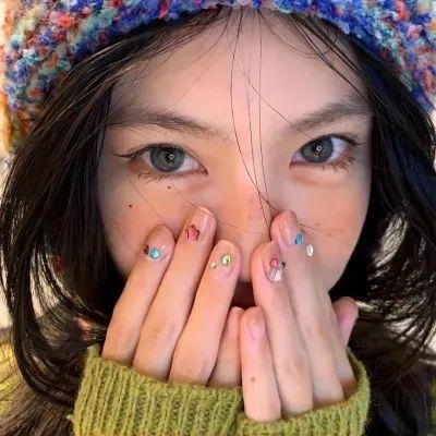 阁楼里的花海报